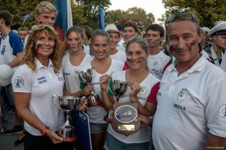 Akela crew with their winnings