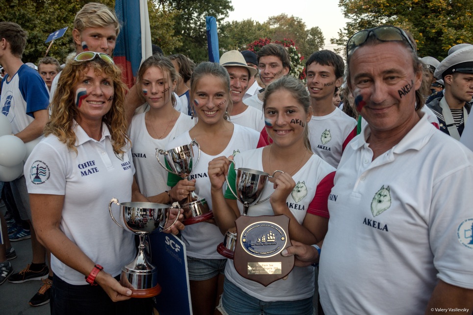Akela crew with their winnings